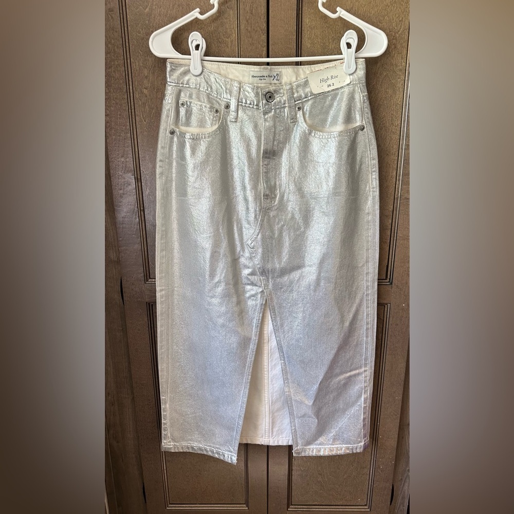 NWT Abercrombie & Fitch Silver Metallic High Rise Jean Skirt Size 26